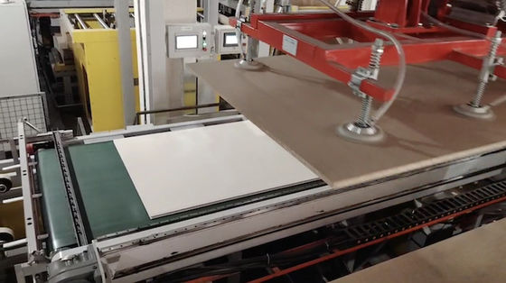 comprar Presión de circuito corto de tablero artificial Presión automática de línea caliente para puertas de descarga online manufacture