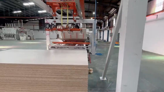 comprar Máquina de prensado en caliente de ciclo corto semiautomática de madera contrachapada Prensa en caliente 4X8 online manufacture