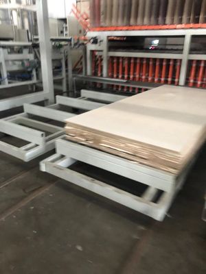 comprar Prensa caliente de alta presión automática de ciclo corto para laminado de tablero de madera MDF online manufacture